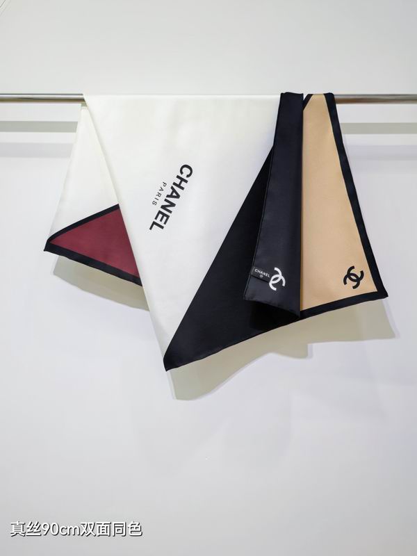 Chanel silk scarf 90X90cm E072836